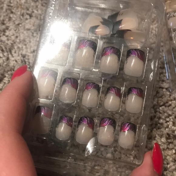 False nail bundle - Picture 4 of 5